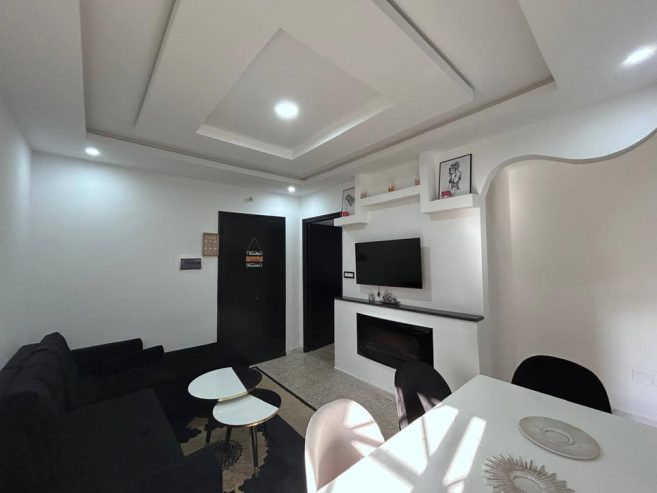 Salon-dun-appartement-S2-renove-a-vendre-a-Cite-Riadh-5-Sousse
