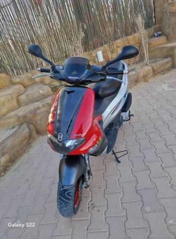 Scooter-Gilera-200cc-4-temps-avec-papiers-en-regle