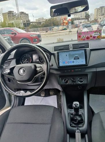 Skoda-Fabia-toute-options-a-vendre-en-Tunisie