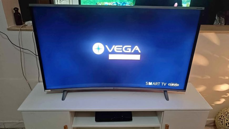 Smart-TV-Vega-incurvee-50-pouces-4K-a-vendre-a-Nabeul-–-Etat-presque-neuf