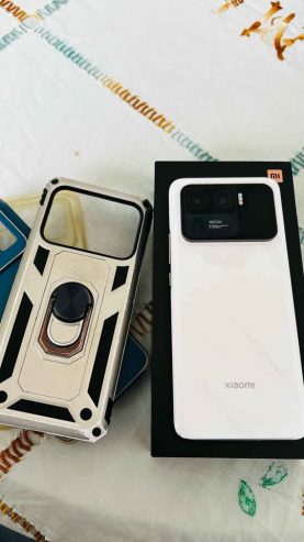 Smartphone-Xiaomi-11-Ultra-edition-limitee-a-vendre-avec-tous-ses-accessoires