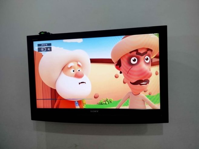 TV-Sony-HD-40-pouces-avec-lignes-horizontales-a-vendre-a-Tunis-a-petit-prix