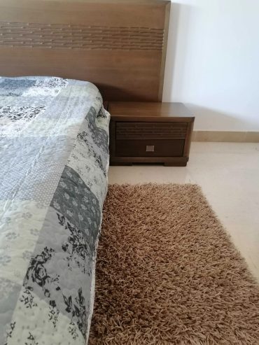 Table-de-nuit-Chambre-a-coucher-complete-en-bois-a-vendre-a-La-Soukra