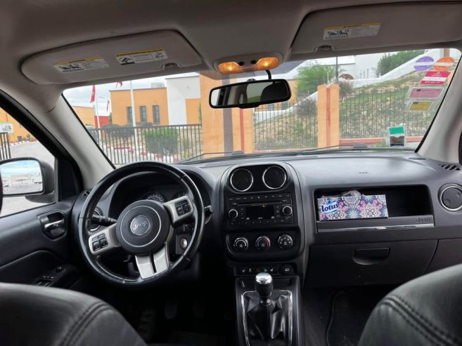 Tableau-de-bord-Jeep-Compass-2012-Diesel-excellent-etat-Tunisie
