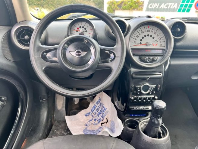 Tableau-de-bord-Mini-Countryman-a-vendre-a-La-Marsa