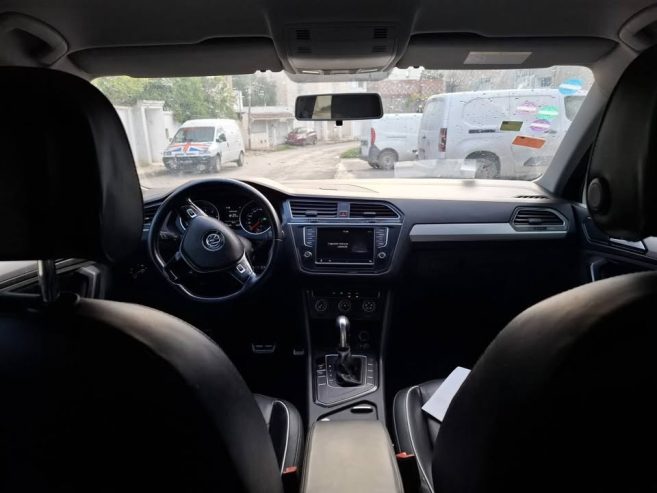 Tableau-de-bord-Volkswagen-Tiguan-en-excellent-etat-a-Tunis