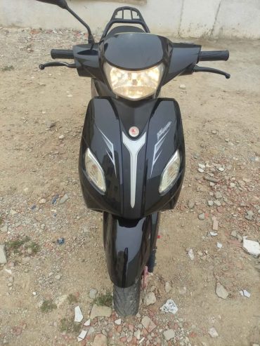 Vespa-Itucy-2024-avec-6722-km-compteur-disponible-a-Sousse