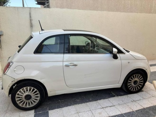 Voiture-Fiat-500-avec-toit-panoramique-et-peinture-dorigine-–-bonne-occasion-en-Tunisie