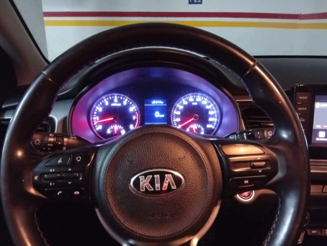 Voiture-Kia-Rio-a-vendre-en-Tunisie