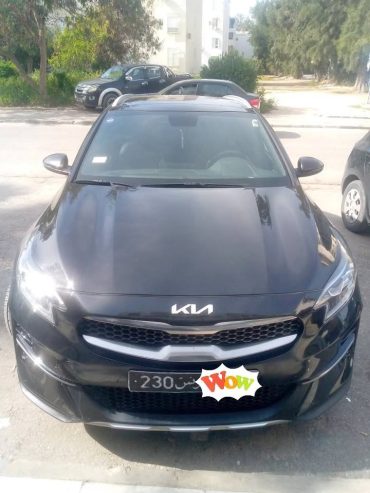 Voiture-Kia-XCeed-Essence-2022-en-vente-en-Tunisie-–-Occasion-a-ne-pas-rater