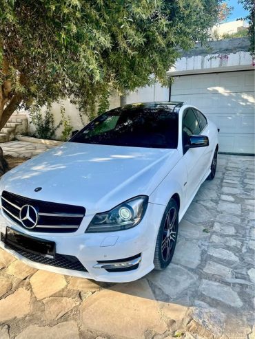 Voiture-Mercedes-C-180-Coupe-annee-2013-en-excellent-etat
