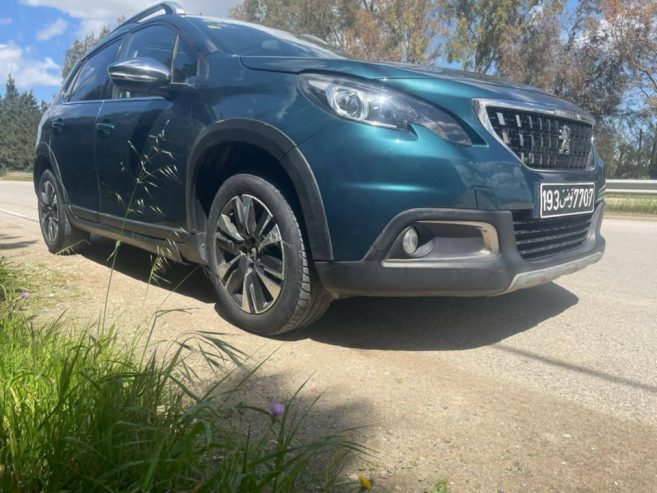 Voiture-Peugeot-2008-camera-de-recul-radar-amortisseurs-et-triangles-changes-a-vendre