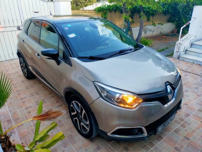 Voiture-Renault-Captur-occasion-a-El-Menzah-1
