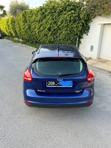 Voiture-essence-economique-Ford-Focus-Tunisie