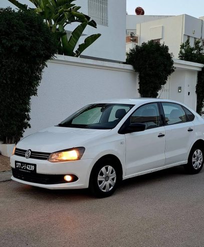 Volkswagen-Polo-2015-5CV-avec-vitres-electriques-et-fermeture-centrale-a-distance
