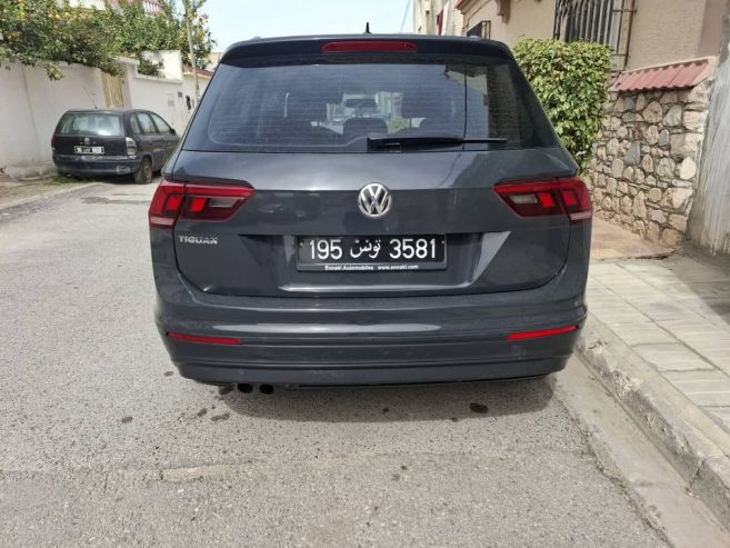 Volkswagen-Tiguan-bien-entretenu-avec-vidanges-chez-concessionnaire