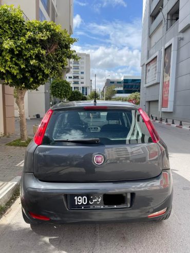 Vue-arriere-Fiat-Grande-Punto-2016
