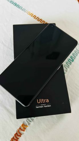 Xiaomi-11-Ultra-edition-limitee-avec-camera-triple-ecran-120Hz-disponible-a-Menzel-Bourguiba