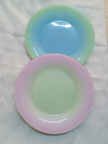 Lot de 20 douzaines d’assiettes