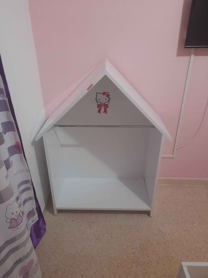 meuble-pour-rangement-vetements-dans-chambre-de-fille