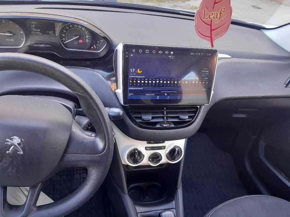 peugeot-208-compacte-climatisation-direction-assistee