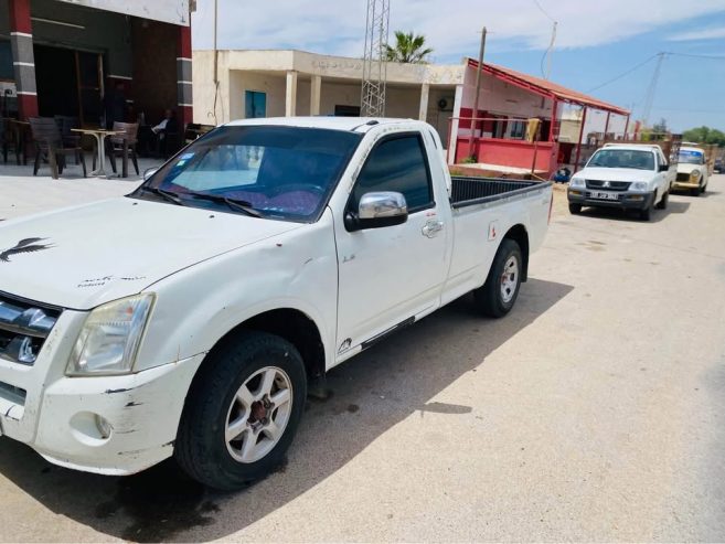 pickup-solide-isuzu-dmax-diesel-kairouan