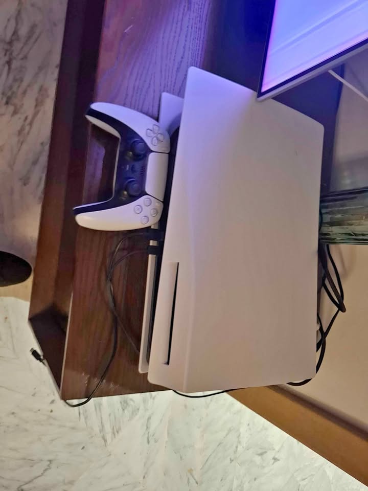 ps5-standard-edition-avec-manette-a-vendre-bardo