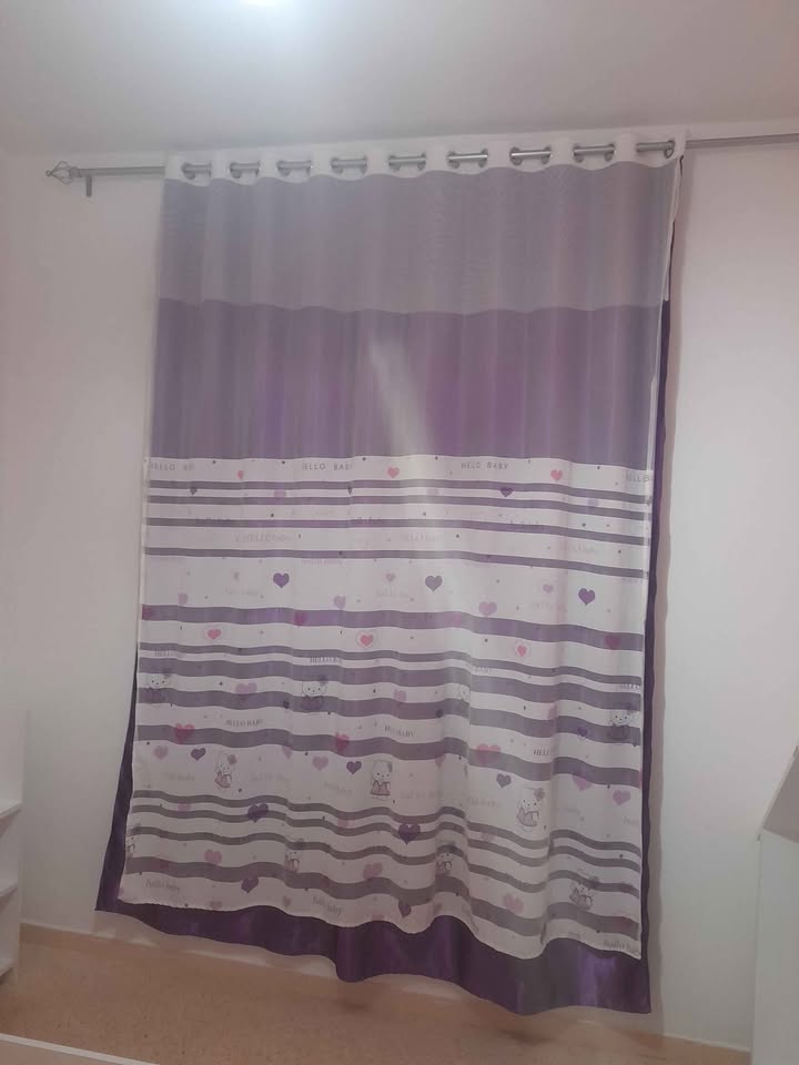 rideau-dans-chambre-de-fille-a-vendre-a-Tunis