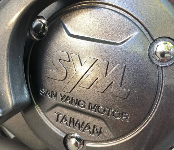 sym-magic-rr-moto-presque-neuve-1070km-tunisie