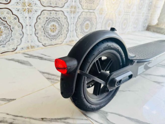 trottinette-xiaomi-electrique-etat-neuf-tunisie-1