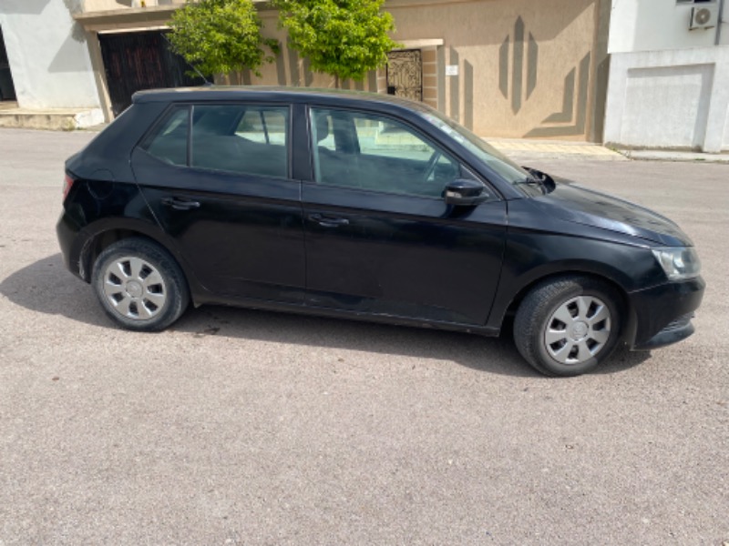voiture-4cv-essence-economique-skoda-occasion