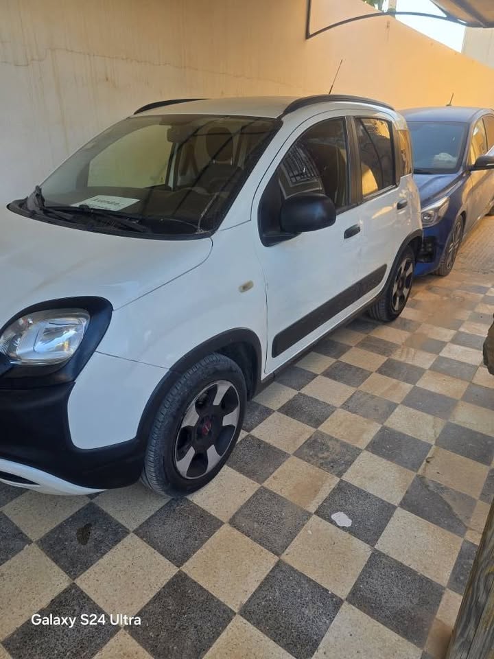 voiture-compacte-essence-fiat-panda-gabes