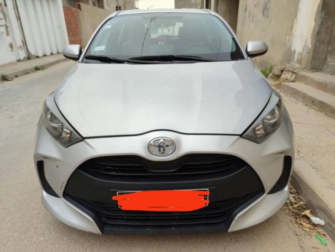 yaris-2021-voiture-essence-bon-etat-a-vendre