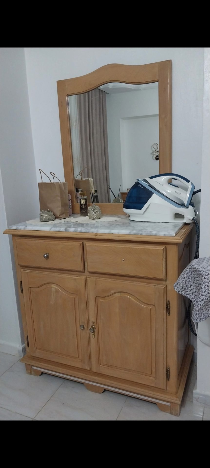 Chambre à coucher italienne en bois noble à vendre
