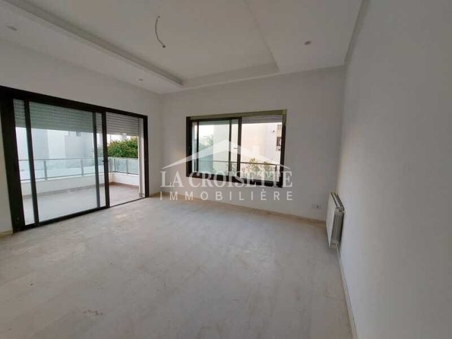 Appartement s+4 à La Soukra MAL1302