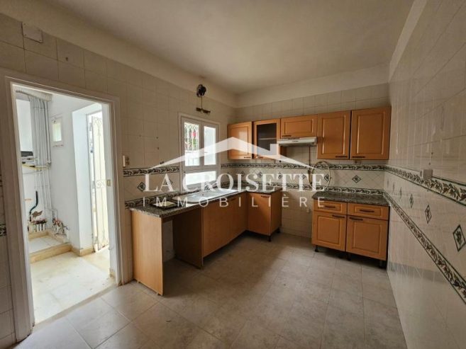 Duplex s+3 avec jardin à La Marsa MDL0650