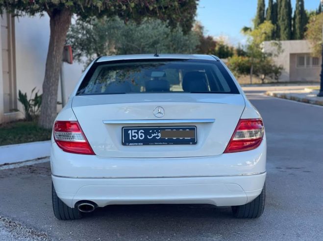 Berline-Mercedes-C180-2010-bon-etat-Tunisie