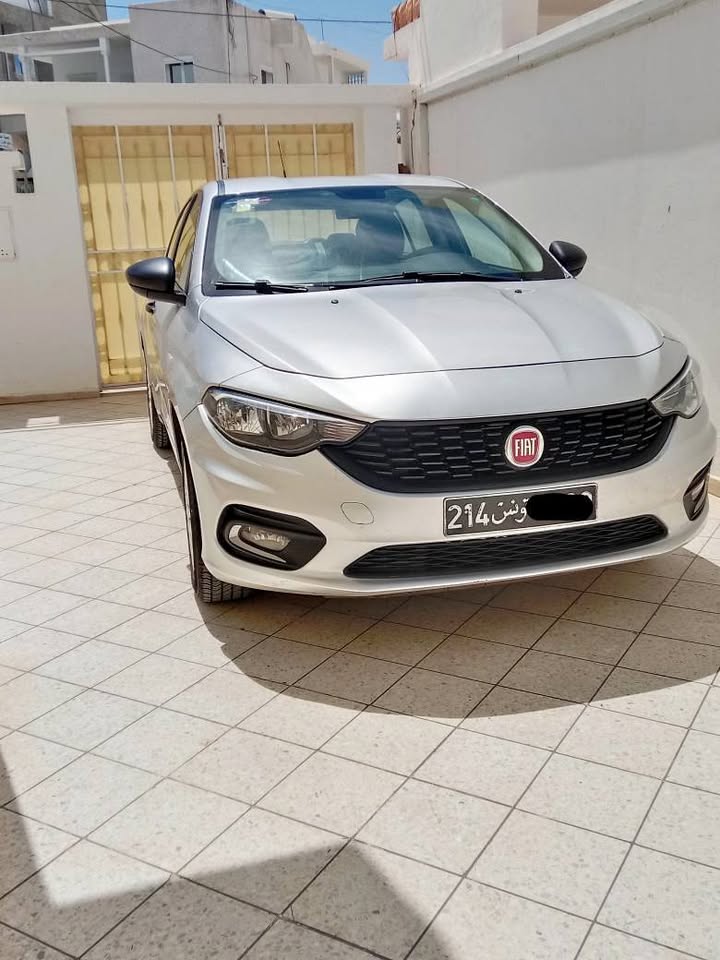Fiat-Tipo-2020-toutes-options-a-vendre-a-Tunis-–-voiture-en-excellent-etat