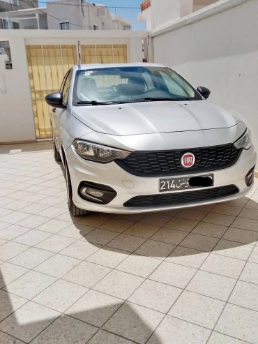 Fiat-Tipo-2020-toutes-options-a-vendre-a-Tunis-–-voiture-en-excellent-etat