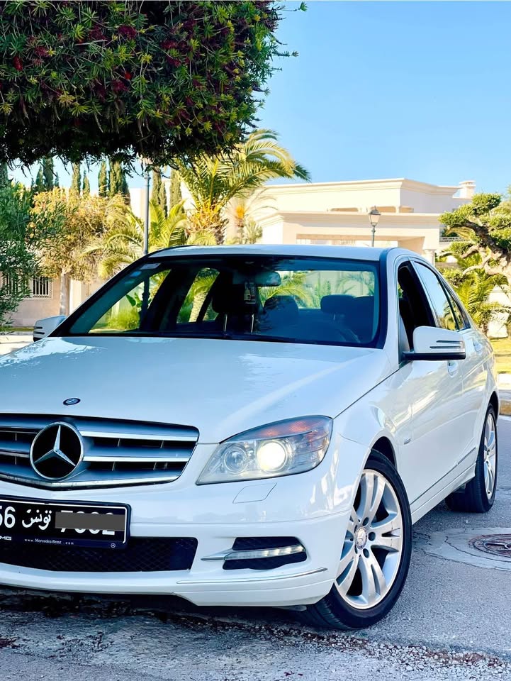 Mercedes-C180-pneus-neufs-occasion