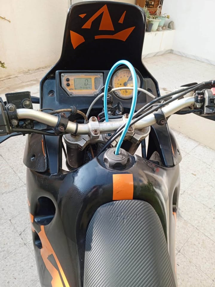 Moto-KTM-LC4-640-Adventure-trail-occasion-Tunisie