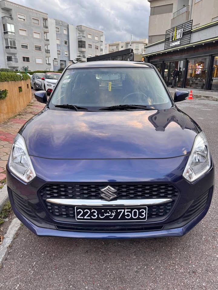 Suzuki-Swift-2021-a-vendre-Tunis-bleu-eclatant