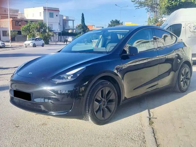 Tesla-Model-Y-premium-voiture-electrique-Tunisie