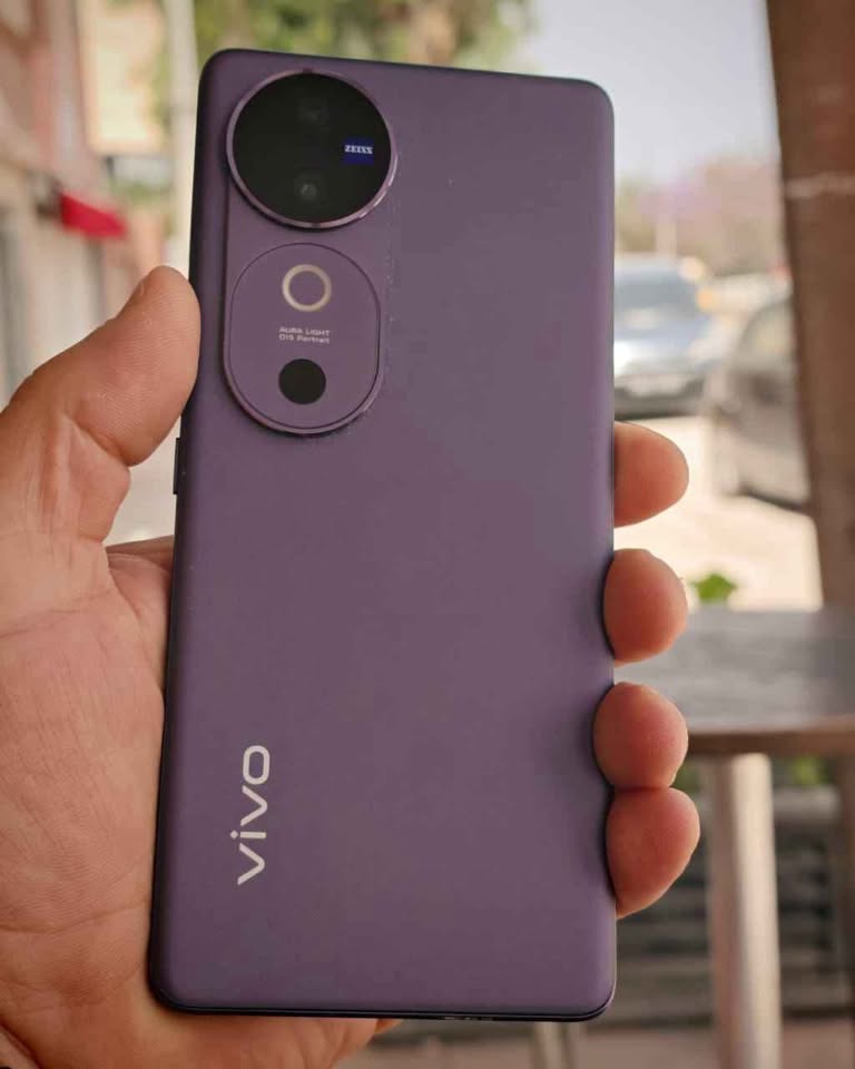 Vivo-V40-1212-Go-RAM-256GB-Snapdragon-7-Gen3-Tunisie