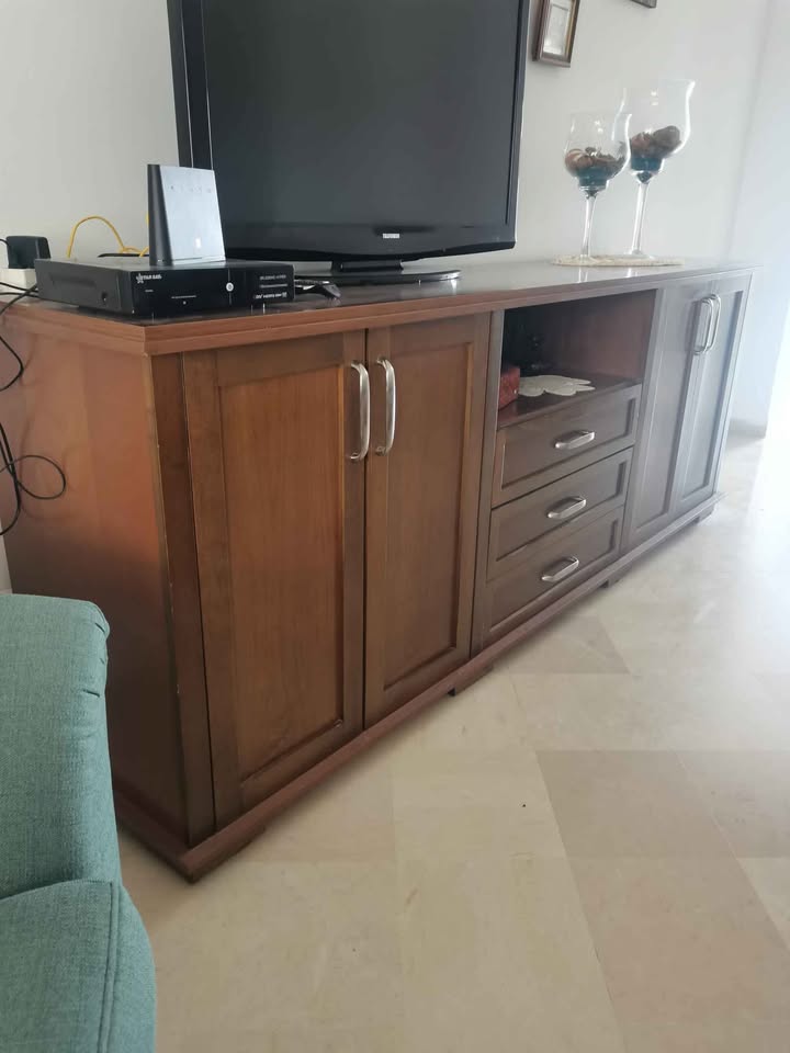 buffet-bois-presque-neuf-hammamet