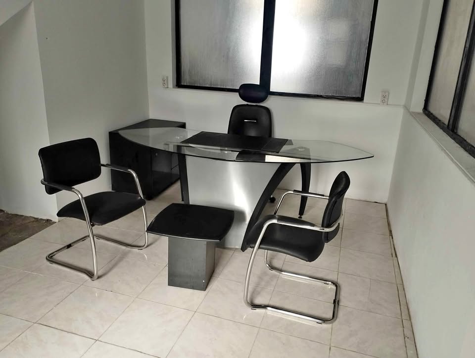 bureau-verre-fauteuil-chaises-beni-khiar