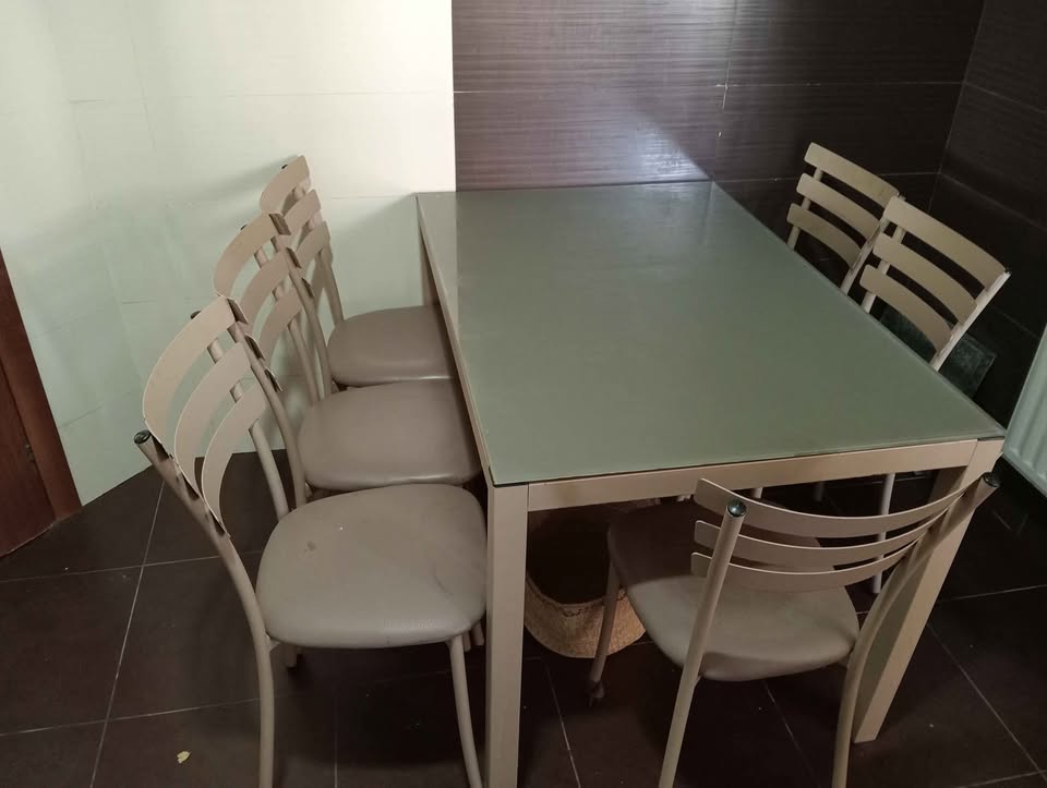 ensemble-table-chaise-design-moderne-tunisie