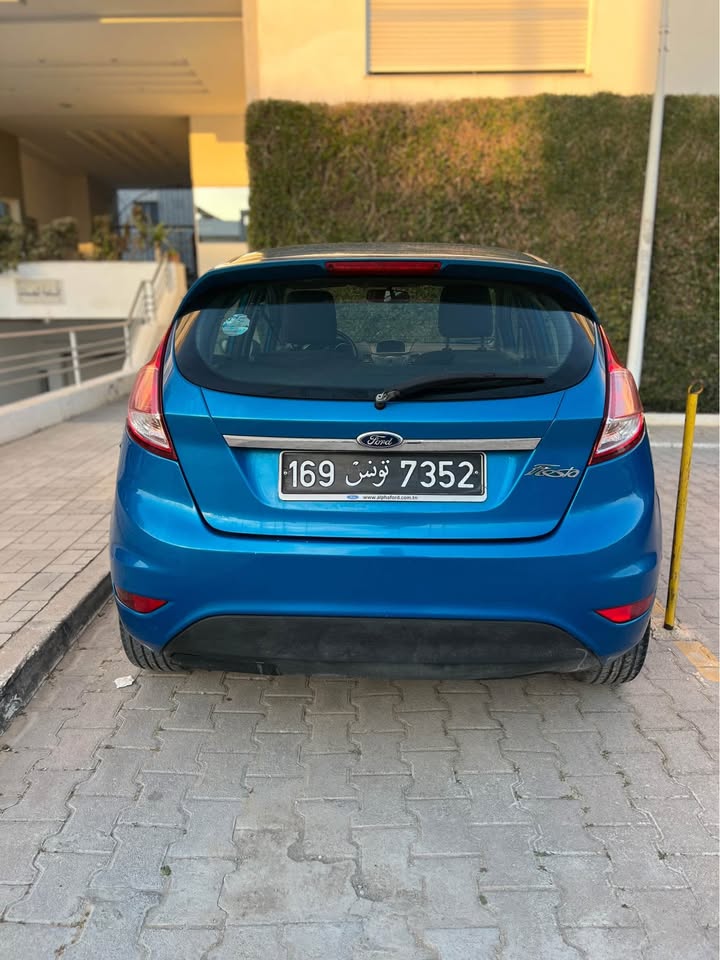 ford-fiesta-essence-manuel-5cv
