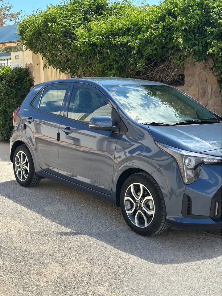 kia-picanto-essence-5cv-faible-kilometrage-tunisie