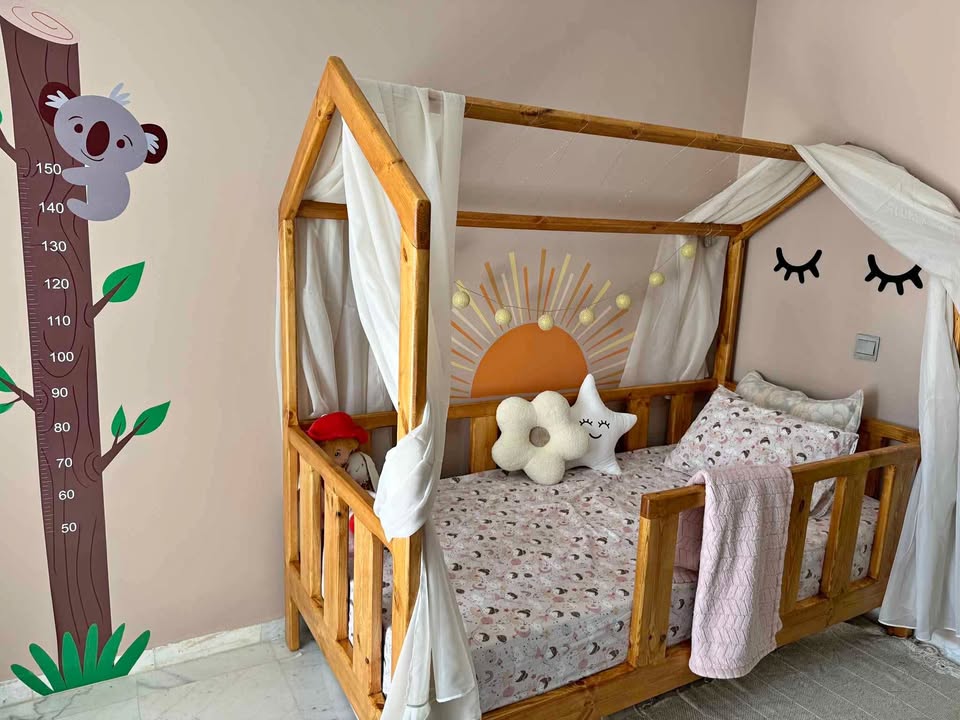 lit-cabane-bois-rouge-sur-mesure-megrine